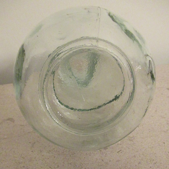 Pale Green Decanter and Stopper - Picture 5 of 8